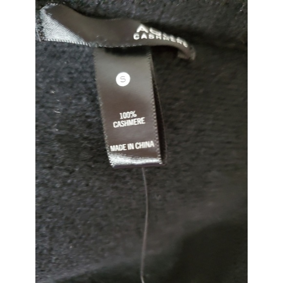 Aqua 100% Cashmere One Shoulder Sweater Small NWT - Picture 6 of 7